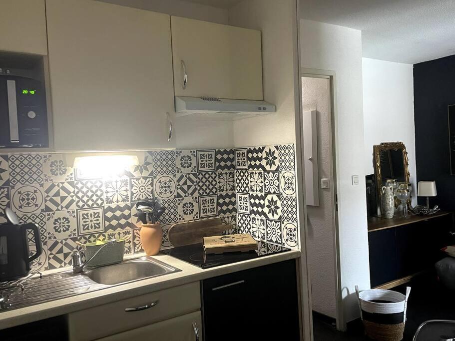 Le Chic Apartment Lourdes Luaran gambar