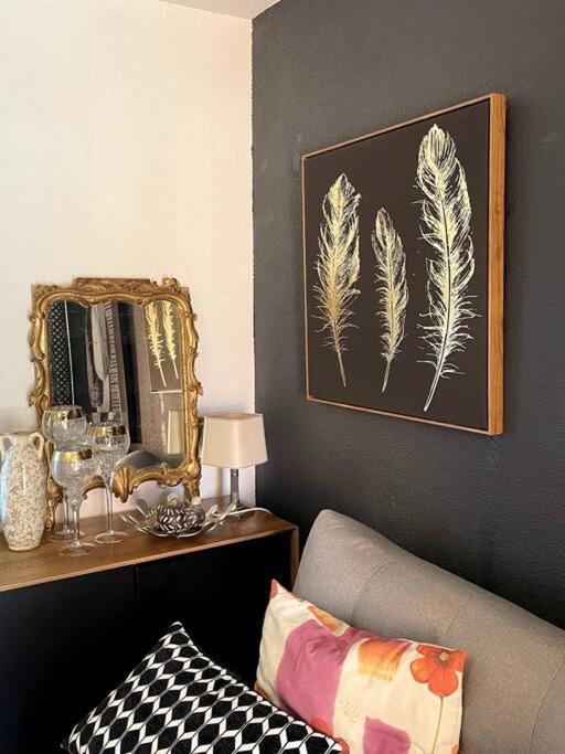 Le Chic Apartment Lourdes Luaran gambar